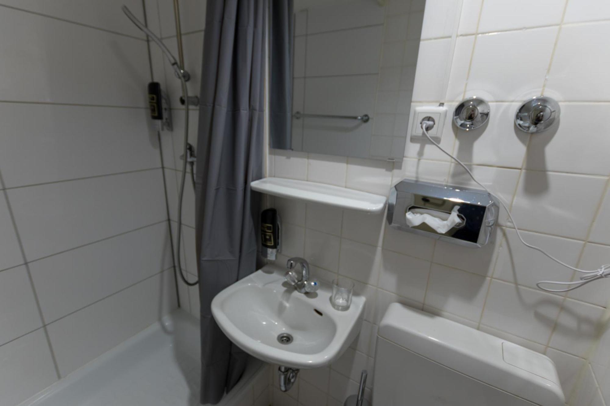 Hotel Doerenkamp Self-Check-In デュッセルドルフ エクステリア 写真