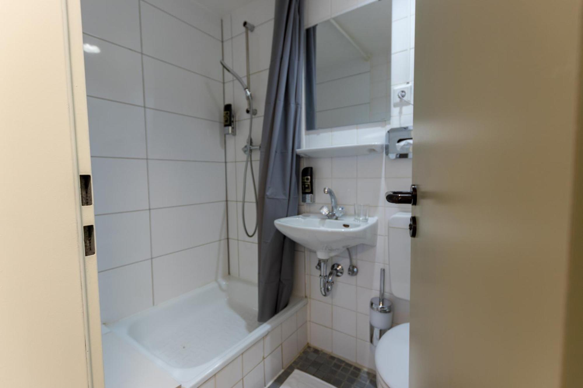 Hotel Doerenkamp Self-Check-In デュッセルドルフ エクステリア 写真